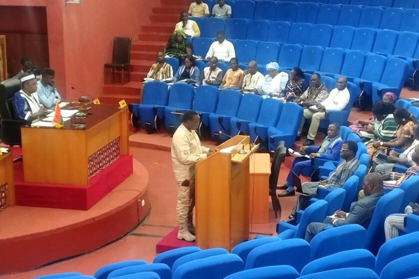 Le ministre en charge de l'Action humanitaire, Pélagie Kaboré a répondu aux questions des députés de l'ALT sur la protection de l'enfance, 29 juillet 2025