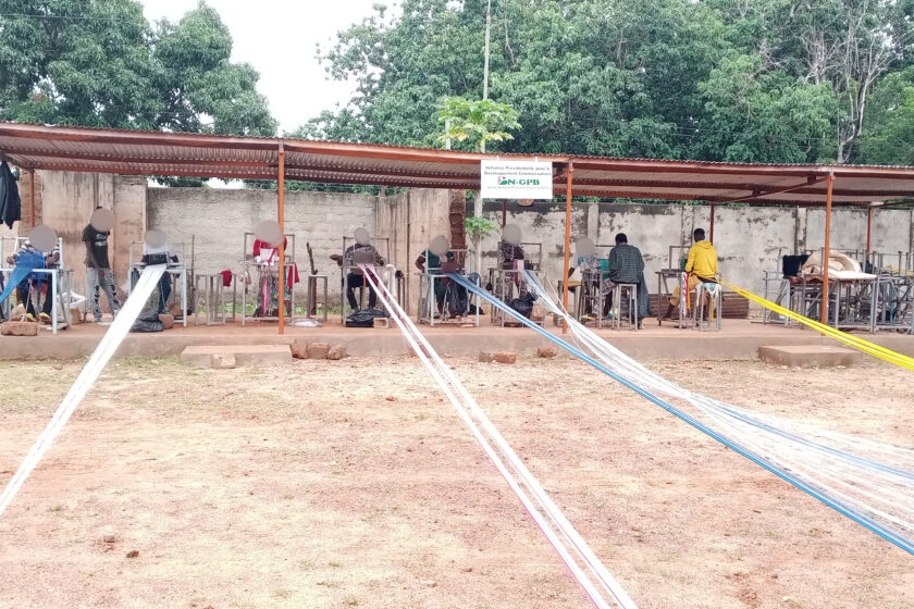Visite d'une caravane de presse à la MAC Bobo, détenus bénéficiaires formation professionnelle, 8 août 2025