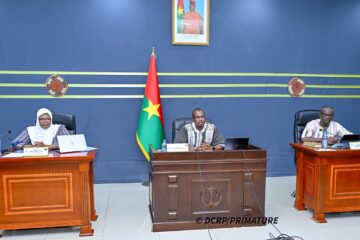 ‎Le Premier ministre, Jean Emmanuel Ouédraogo, a présidé, le 25 août 2025 à Ouagadougou, un séminaire gouvernemental consacré à la transformation digital