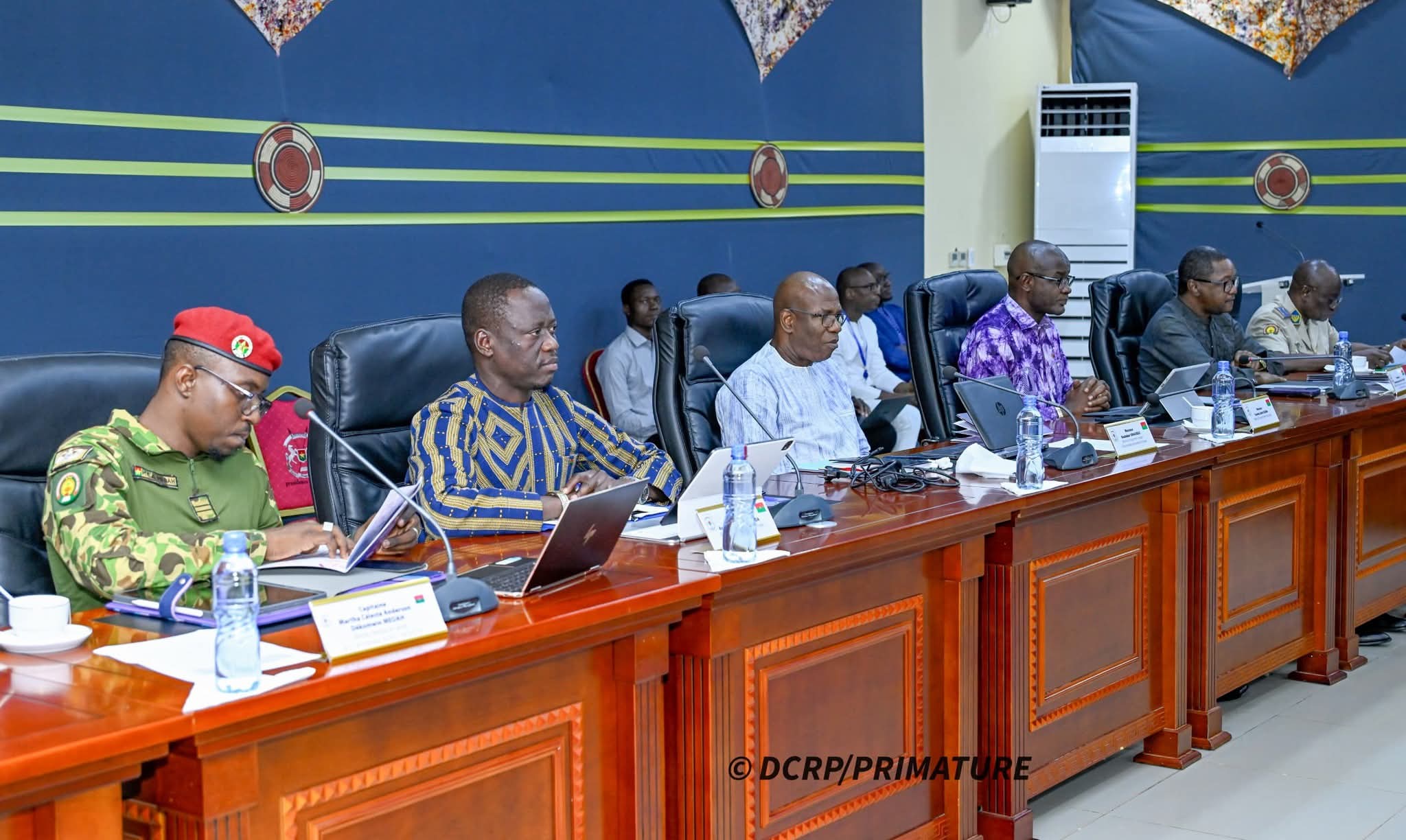 Le Premier ministre, Jean Emmanuel Ouédraogo, a présidé, le 25 août 2025 à Ouagadougou, un séminaire gouvernemental consacré à la transformation digital