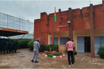 Cérémonie de montée des couleurs au ministère en charge de la Justice, 4 août 2025