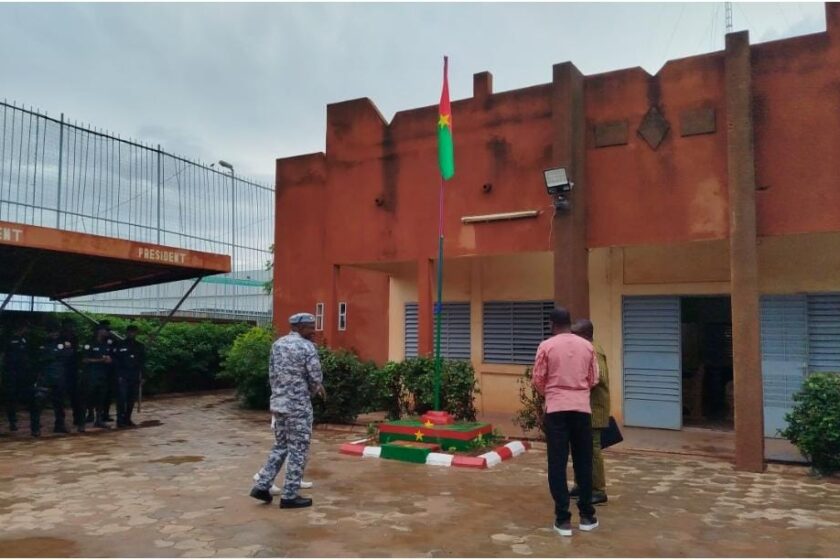 Cérémonie de montée des couleurs au ministère en charge de la Justice, 4 août 2025