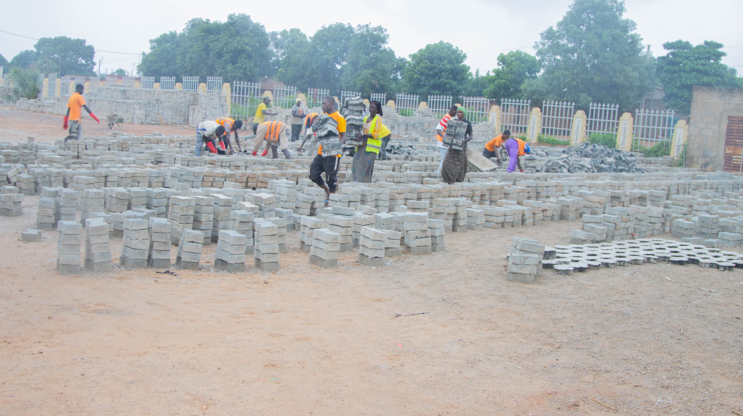Visite de la caravane de presse sur le chantier de Faso Mêbo à Bobo, 8 août 2025