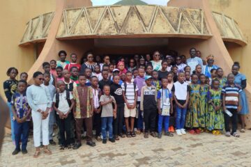 Cérémonie de lancement du camp vacances éducatif et culturel destiné aux enfants âgés de 9 à 14 ans de l'association Mots d'Elles, 18 août 2025