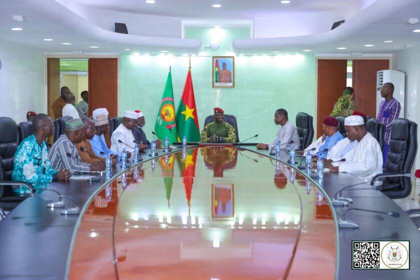 Le Chef de l'Etat, a accordé une audience au nouveau bureau de la FAIB, 29 août 2025