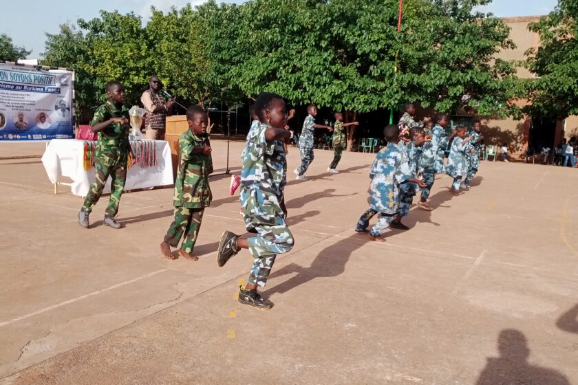L'Association Soyons Positifs a organisé la cérémonie de clôture de son initiative « School, Sport et Civisme », le 30 août 2025