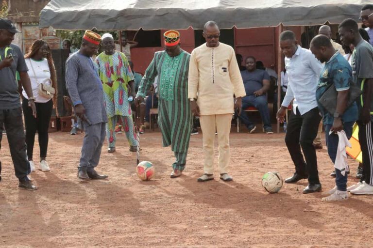 Le journaliste Arouna Kaboré a procédé au lancement de la 4ᵉ édition de la Coupe Maracana « petits poteaux », 26 juillet 2025 à Koudougou