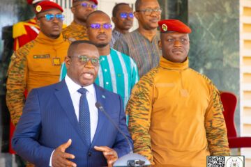Le Président du Faso, Chef de l’État, le Capitaine Ibrahim TRAORÉ a eu un tête-à-tête avec son homologue sierra-léonais, Dr Julius Maada BIO en visite de d’amitié et de travail dans notre pays