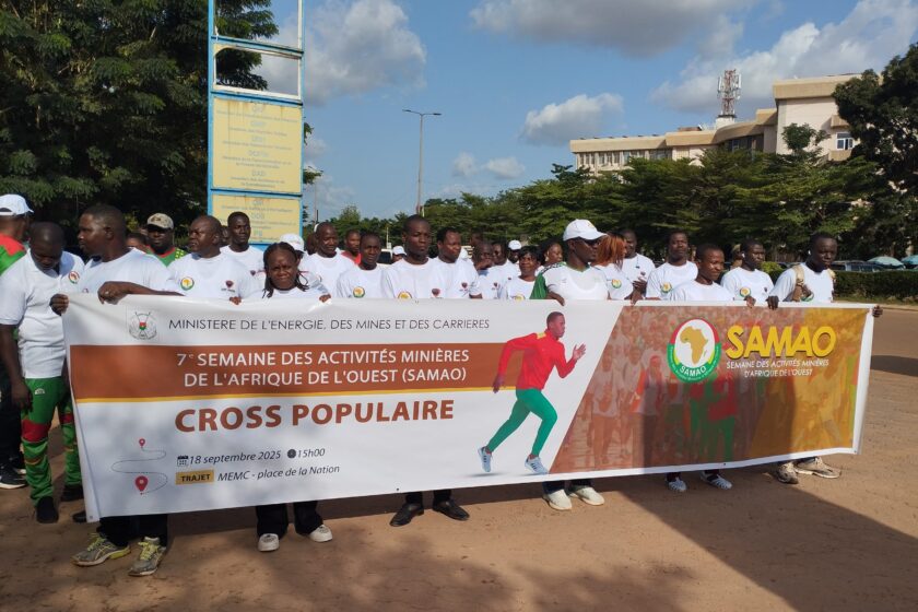 En prélude à la 7ᵉ édition de la SAMAO, prévue du 25 au 27 septembre 2025 à Ouagadougou, le ministère en charge des Mines a organisé un cross populaire suivi d’une séance d’aérobic, 18 septembre 2025 à Ouagadougou