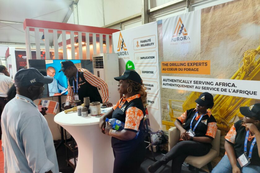 Zoom sur le stand de la société de forage minier Aurora à la SAMAO 2025