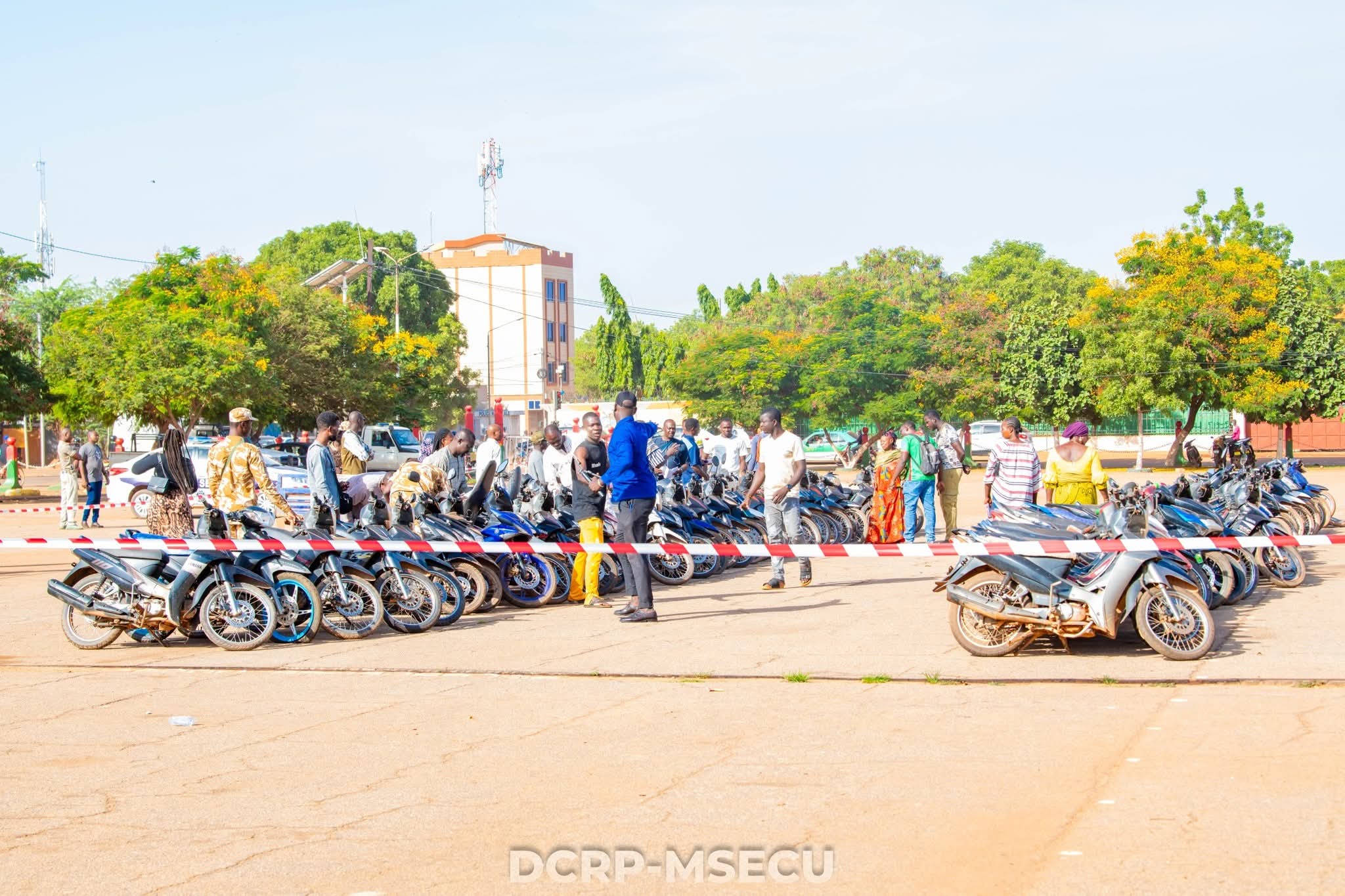 Le ministère en charge de la Sécurité a procédé, ce 8 octobre 2025 à Ouagadougou, à la restitution d’engins volés à leurs propriétaires légitimes