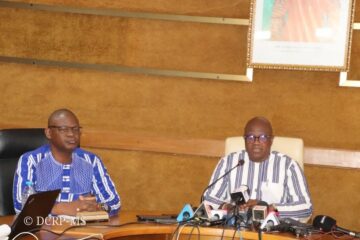 Conférence de presse du ministère de la santé sur l'autorisation spéciale accordée au personnel de santé du public de faire des vacations dans le privé, 20 octobre 2025