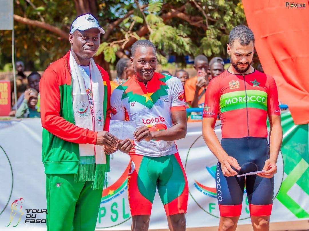 A l'issue de la première étape du Tour du Faso, Ouaga-KDG, le Marocain El ALOUANI Driss est maillot jaune, 24 octobre 2025