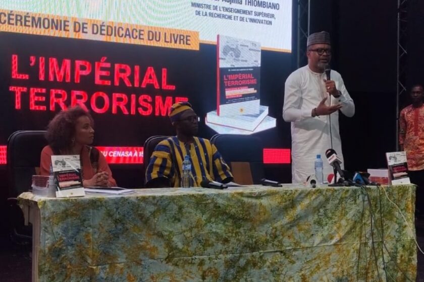 Le Dr Franklin Nyamsi a dédicacé dans l'après-midi de ce 06 octobre 2025 à Ouagadougou, son œuvre intitulé « L'impérial terrorisme »