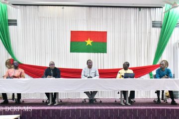 Les ministres de la Santé et de l'Enseignement supérieur se sont entretenus avec les jurys chargés du recrutement des hospitalo-universitaires, 17 novembre 2025