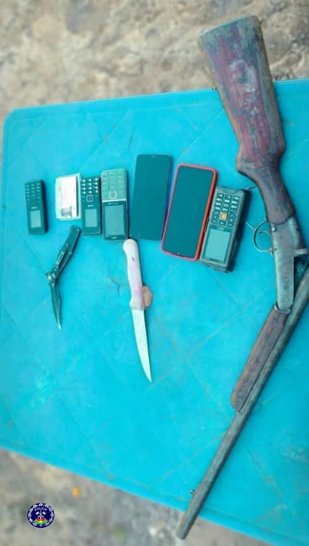 La police nationale a mis aux arrêts deux individus qui s’adonnaient à des actes d’agressions, de vols à main armée et de viols dans les quartiers Bassinko et Yagma de la ville de Ouagadougou