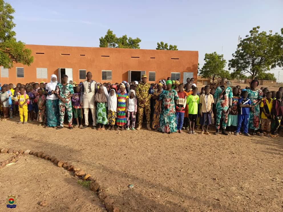 La Gendarmerie nationale a effectué une cérémonie de montée des couleurs avec la population à Toéni, 17 novembre 2025