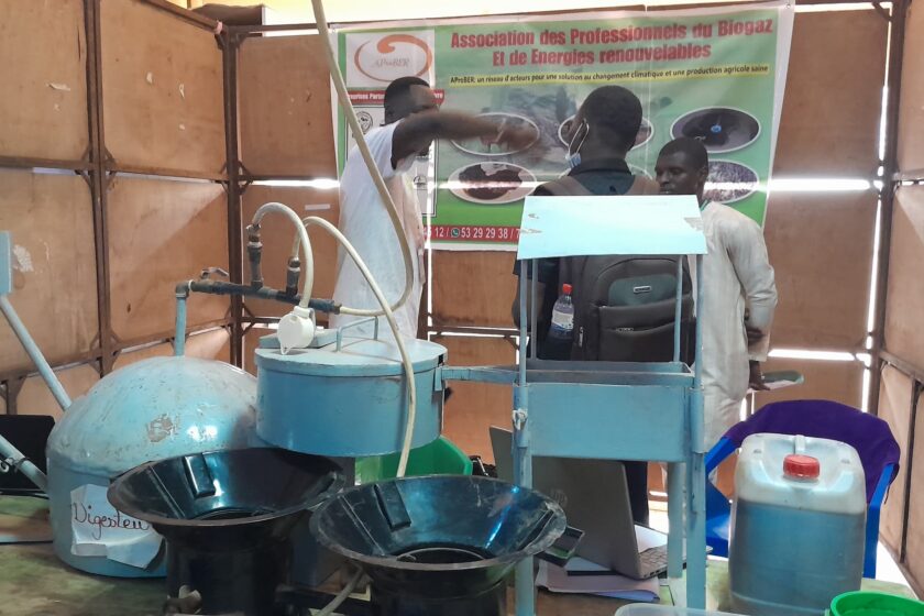 Présentation de la technologie du biodigesteur par le SG de l'APROBER à la SEERA 2025