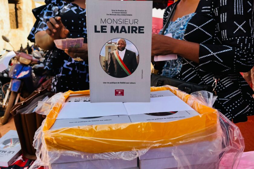 Dédicace du livre « Monsieur le Maire », rendant hommage à Simon Compaoré, 27 novembre 2025