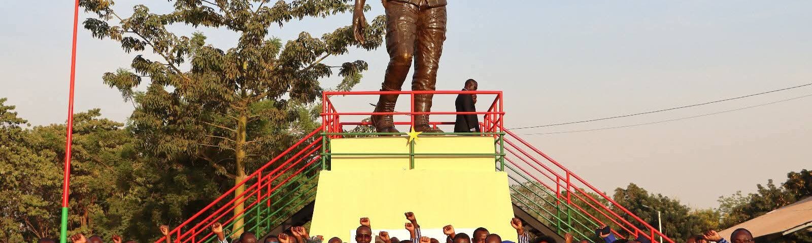 Le deuxième cérémonial d’hommage militaire mensuel au Capitaine Thomas Sankara s’est tenu le jeudi 4 décembre 2025