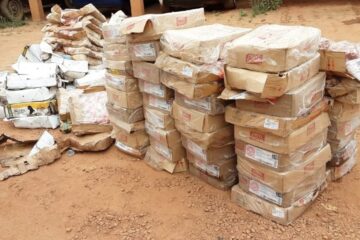 Dans le cadre de ses missions régulières de contrôle d’hygiène et de qualité des Denrées alimentaires d’arigine animale (DAOA), une équipe de la Direction générale des services vétérinaires a saisi 145 cartons de croupions, cuisses et gésiers de dindes, 15 décembre 2025