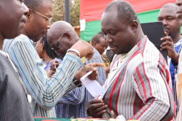 Cérémonie de décoration au ministère des Mines, 18 décembre 2025