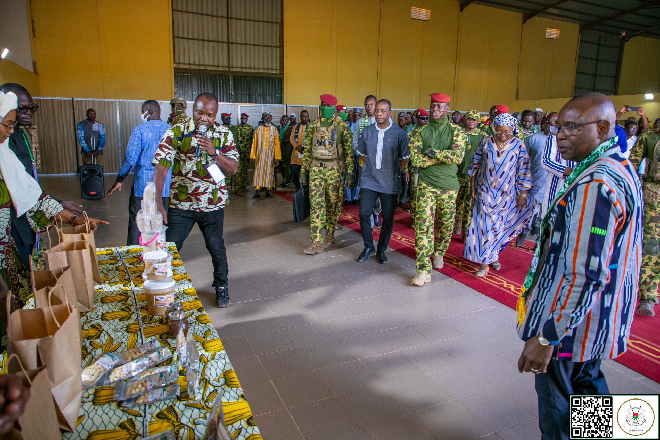Le Chef de l'Etat a inauguré l’usine de transformation de noix d’anacarde, dénommée Burkina Cajou, 20 décembre à Bobo
