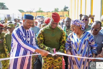Le Chef de l'Etat a inauguré l’usine de transformation de noix d’anacarde, dénommée Burkina Cajou, 20 décembre à Bobo