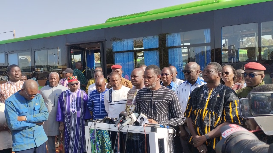 Le Premier ministre a remis un second lot de 375 bus à la SOTRACO, 27 janvier 2026