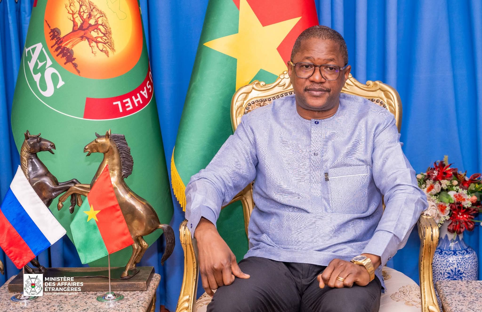 Le ministre des Affaires étrangères, Jean Marie Traoré a accordé une audience l'ambassadeur de la Russie, 20 janvier 2026