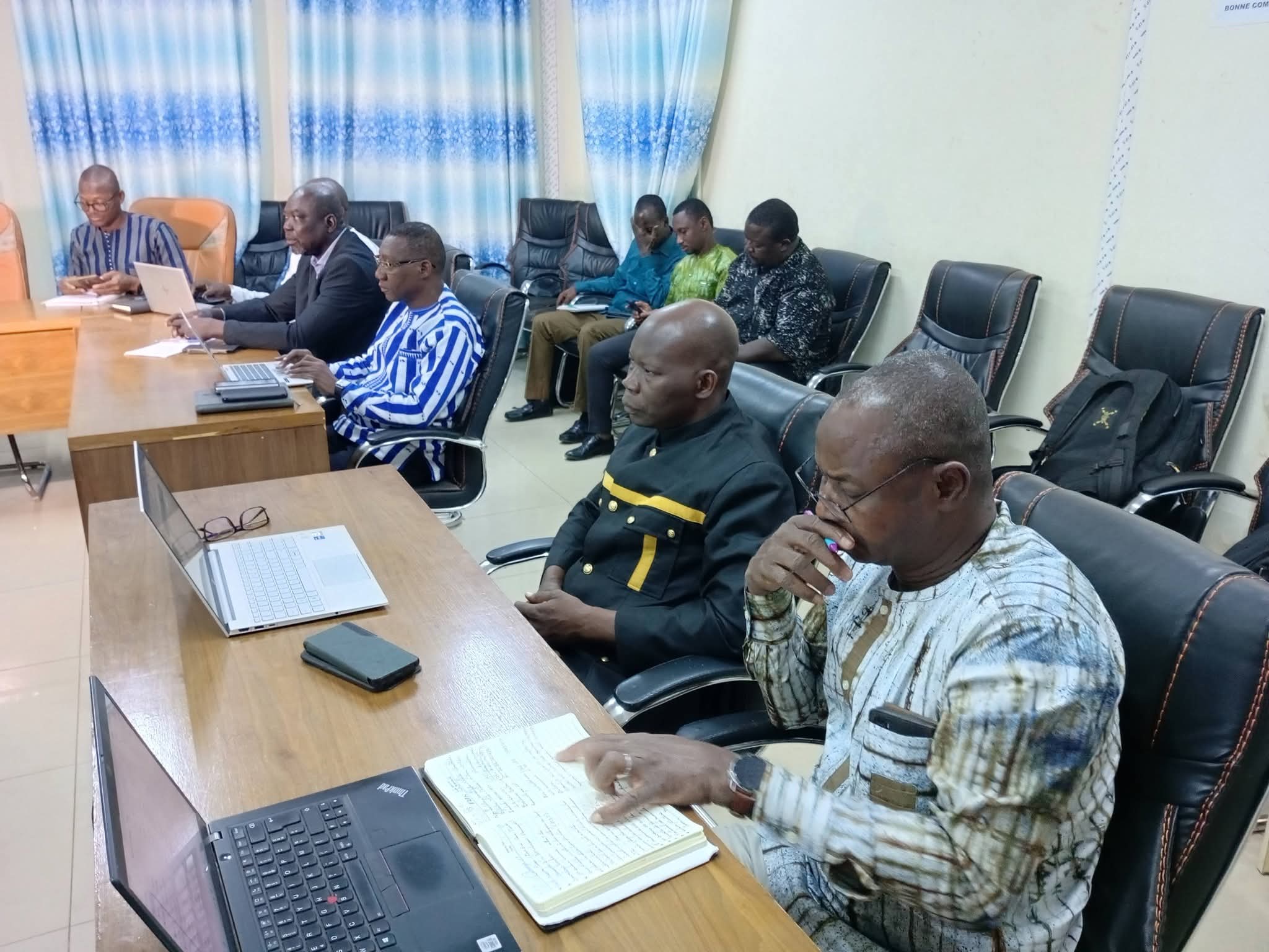 Le ministre de l'Education , Jacques Dingara échanges avec les syndicats sur les réformes éducatives sous la RPP, 20 janvier 2026