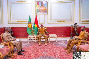 Le Président du Faso a reçu ce lundi 19 Janvier 2026 en audience, le président de la Commission de l'Union économique et Monétaire Ouest Africaine (UEMOA), Abdoulaye Diop