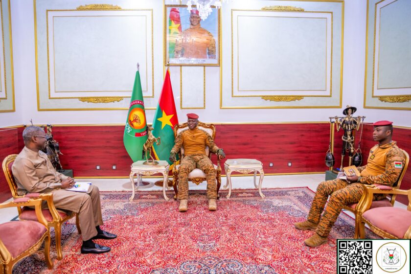 Le Président du Faso a reçu ce lundi 19 Janvier 2026 en audience, le président de la Commission de l'Union économique et Monétaire Ouest Africaine (UEMOA), Abdoulaye Diop