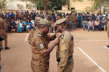 Distinction du MDL Chef Koumbagnou Somé à la Croix du Combattant, 16 janvier 2026