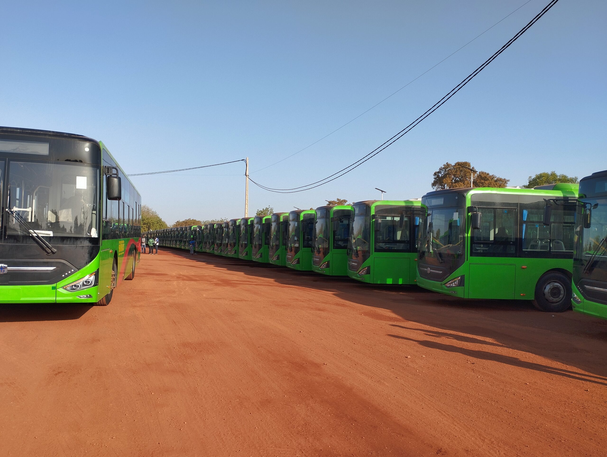 Le Premier ministre a remis un second lot de 375 bus à la SOTRACO, 27 janvier 2026