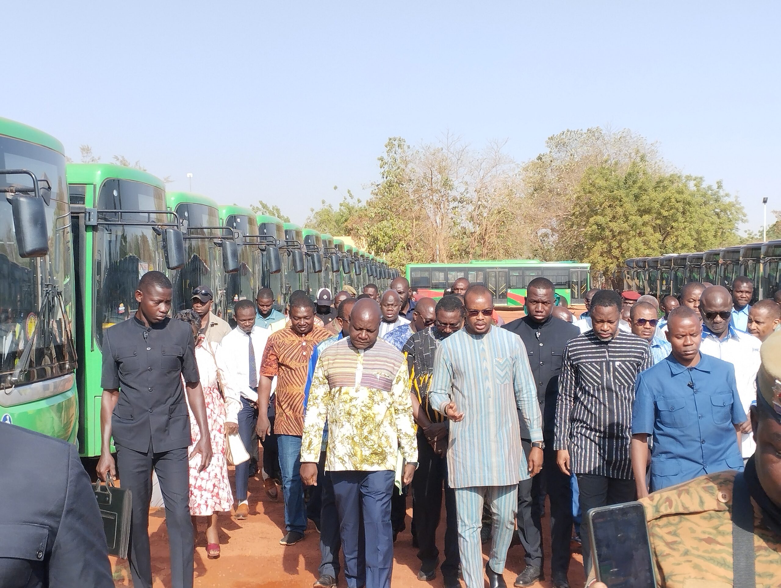 Le Premier ministre a remis un second lot de 375 bus à la SOTRACO, 27 janvier 2026