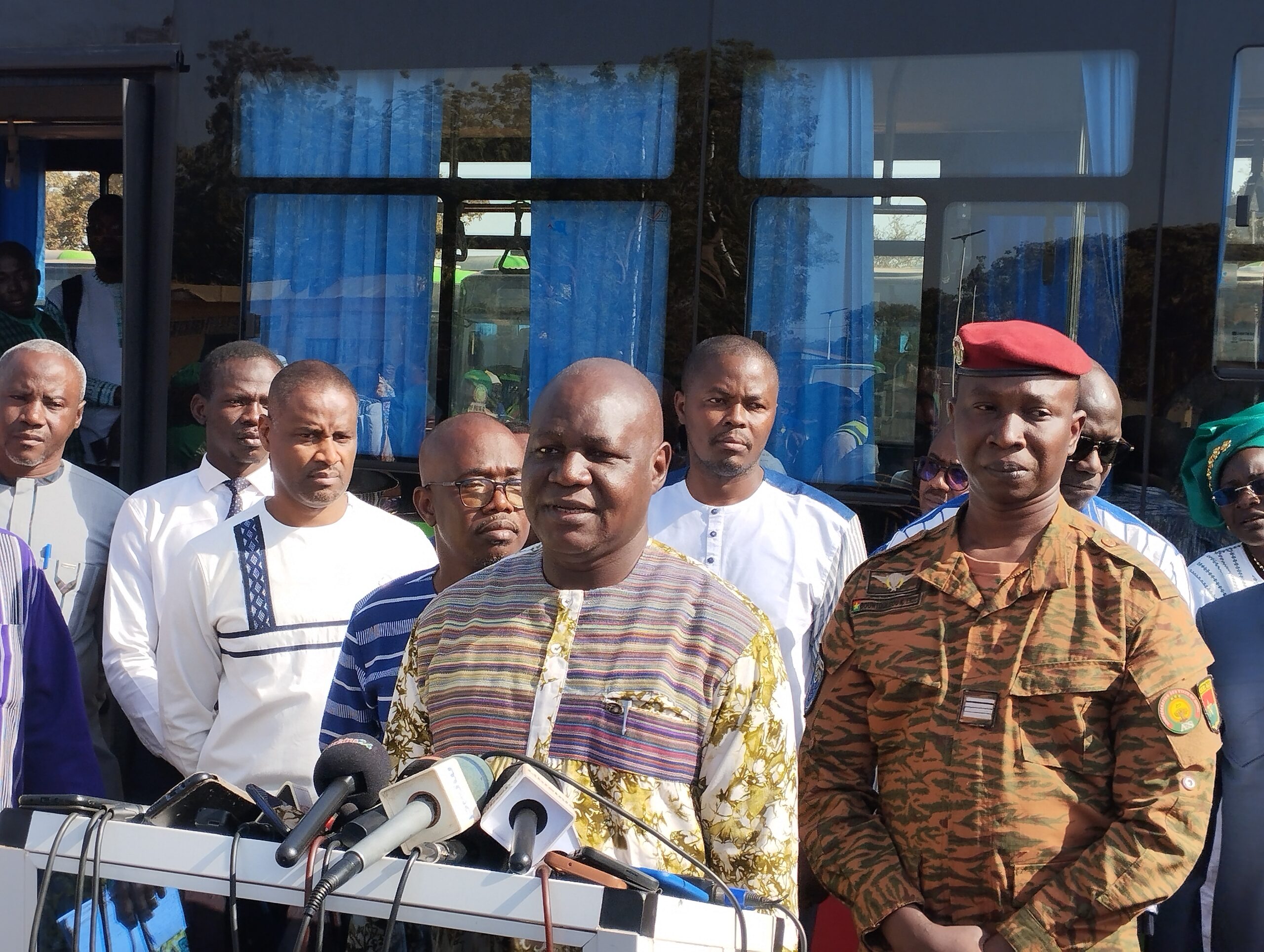 Le Premier ministre a remis un second lot de 375 bus à la SOTRACO, 27 janvier 2026