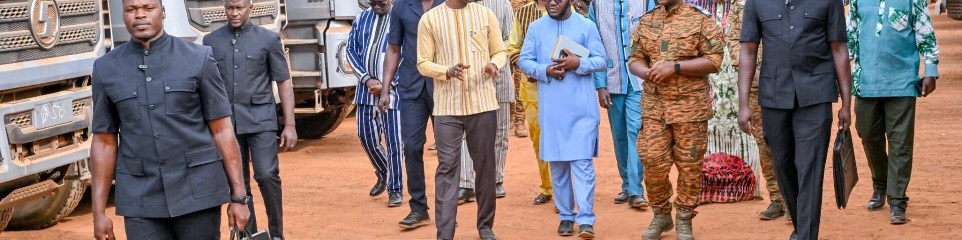 Le Premier ministre Jean Emmanuel Ouédraogo a remis un important lot de matériels logistiques au CONASUR, 11 février 2026