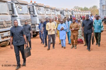 Le Premier ministre Jean Emmanuel Ouédraogo a remis un important lot de matériels logistiques au CONASUR, 11 février 2026