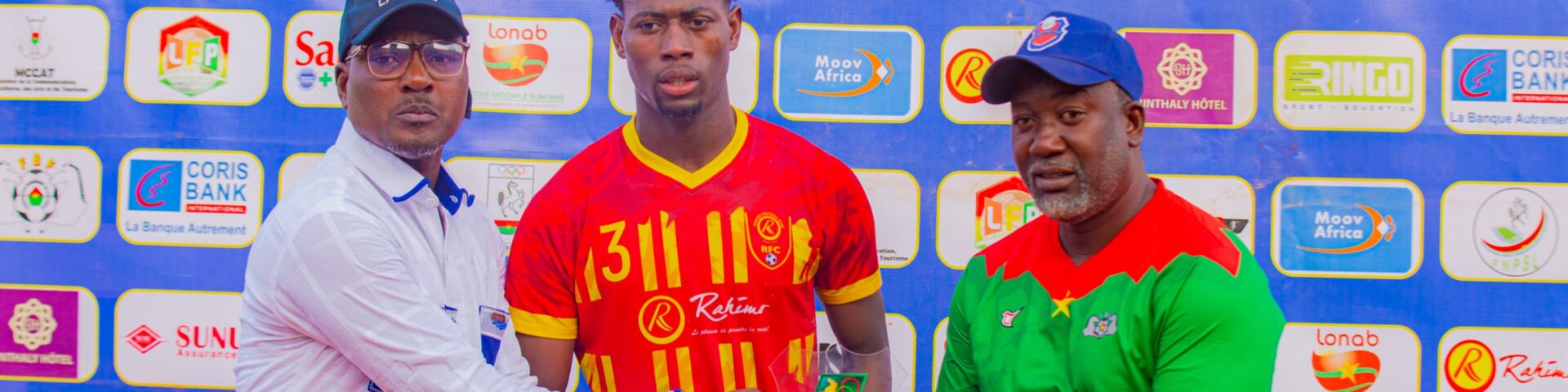 Le joueurs AJSB du mois de Janvier, Christophe Ouattara est rentrer en possession de sa distinction, 15 mars 2026