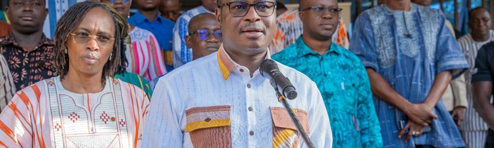 Montée des couleurs au ministère de la Communication, 6 avril 2026