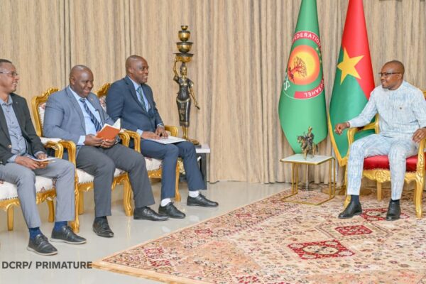 Le Premier ministre a accordé une audience à une délégation bourundaise venue s'inspirer de l'expérience du Burkina sur les plateformes multisectorielles de nutrition et de sécurité alimentaire, 15 avril 2026