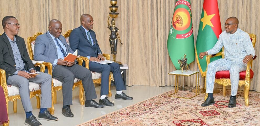 Le Premier ministre a accordé une audience à une délégation bourundaise venue s'inspirer de l'expérience du Burkina sur les plateformes multisectorielles de nutrition et de sécurité alimentaire, 15 avril 2026