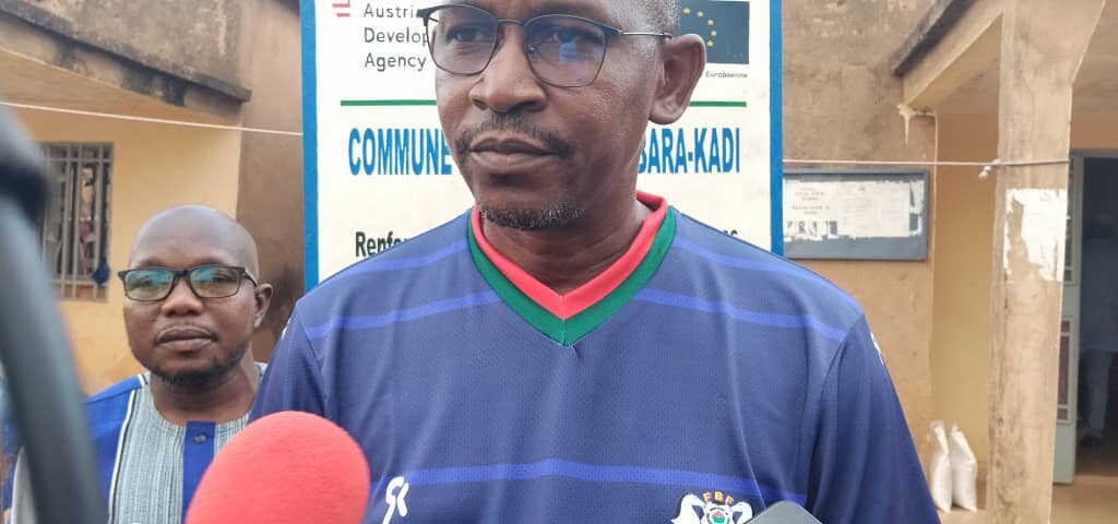 L'opérateur économique Drissa Traoré, par ailleurs, co-parrain de la 17e édition du FESTIMA a offert une tonne de vivres aux VDP de Sono, province du Kossin, 15 mai 2026
