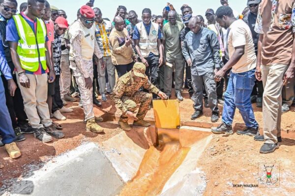 Ministre chargé de l'Eau, le Camarade Commandant Ismaël Sombié, a procédé le 15 juin 2026 à la mise en eau de 1000 hectares de périmètres irrigués dans la province de la Léraba, région des Tannounyan