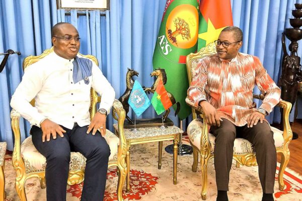 Suite à la décision gouvernementale en avril 2026, de suspendre les activités du bureau du Haut-commissariat des Nations Unies aux droits de l’Homme au Burkina Faso, le Coordonnateur résident par intérim du système des Nations Unies, Maurice Azonnankpo a échangé le 30 juin 2026 avec le ministre des affaires étrangères