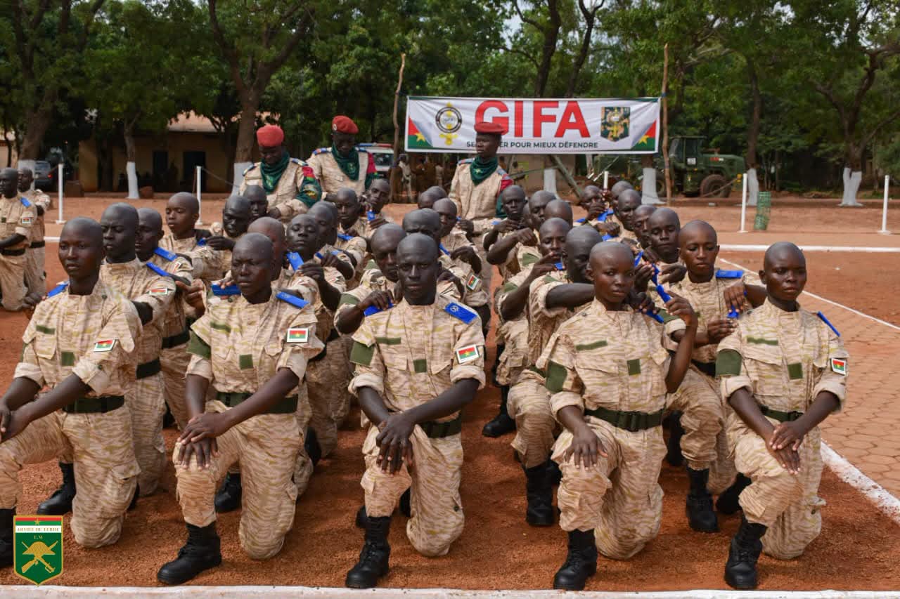 Présentation au drapeau du contingent mixte des militaires du rang techniciens et titulaires du BEPC formé au GIFA, 13 juillet 2026