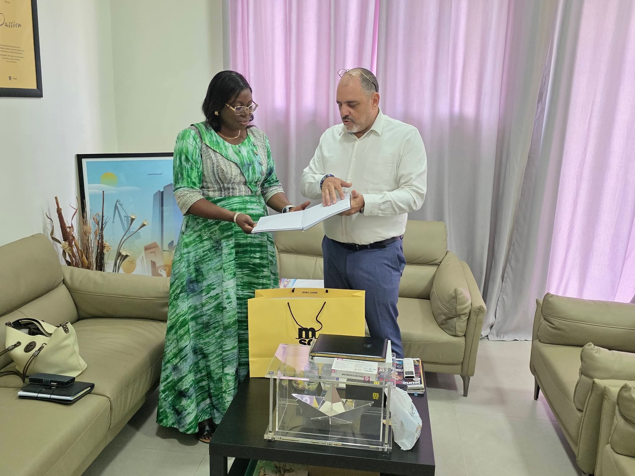 Dans le cadre du renforcement de ses relations avec les principaux acteurs de la chaîne logistique sous-régionale, la DG du CBC a effectué une mission de travail au Togo, 13 au 15 juillet 2026