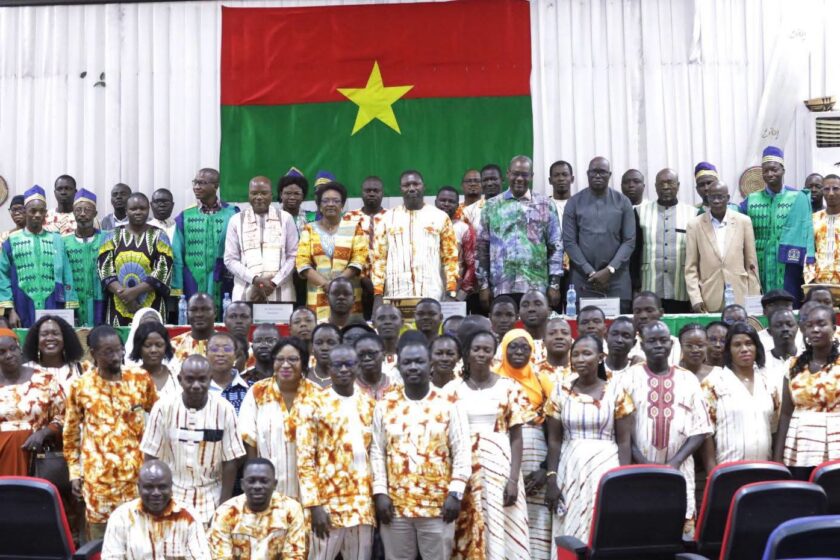 L’Université Joseph Ki-ZERBO (UJKZ) a célébré la 3ᵉ édition de sa cérémonie solennelle de sortie de docteurs pour l’année académique 2025-2026, 23 juillet 2026