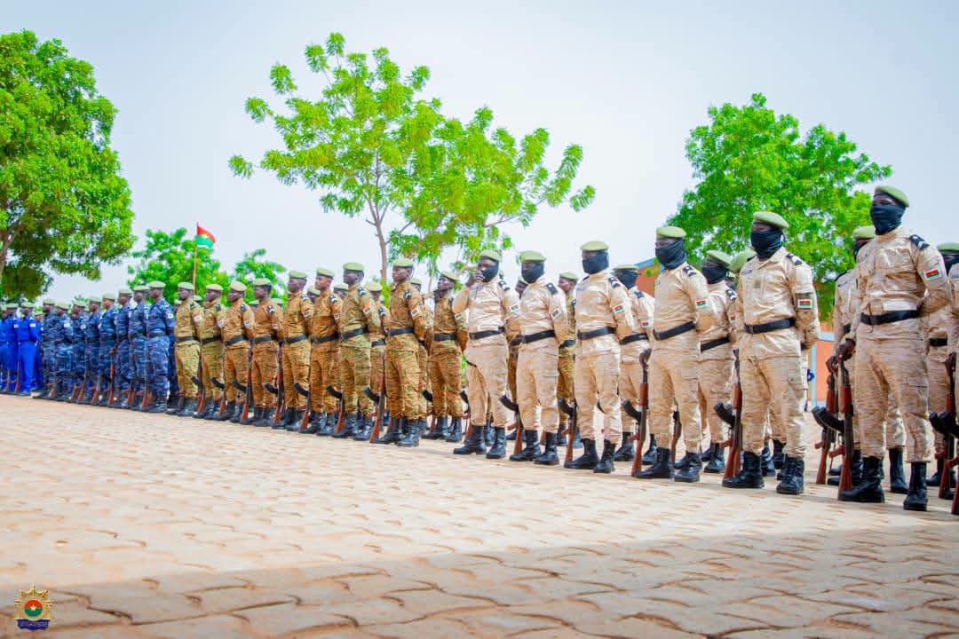 Cérémonie d'installation du Commandant de la Première Légion de Gendarmerie, basée à Kaya, Lieutenant-Colonel Gyengani Modeste Wend-Bala.